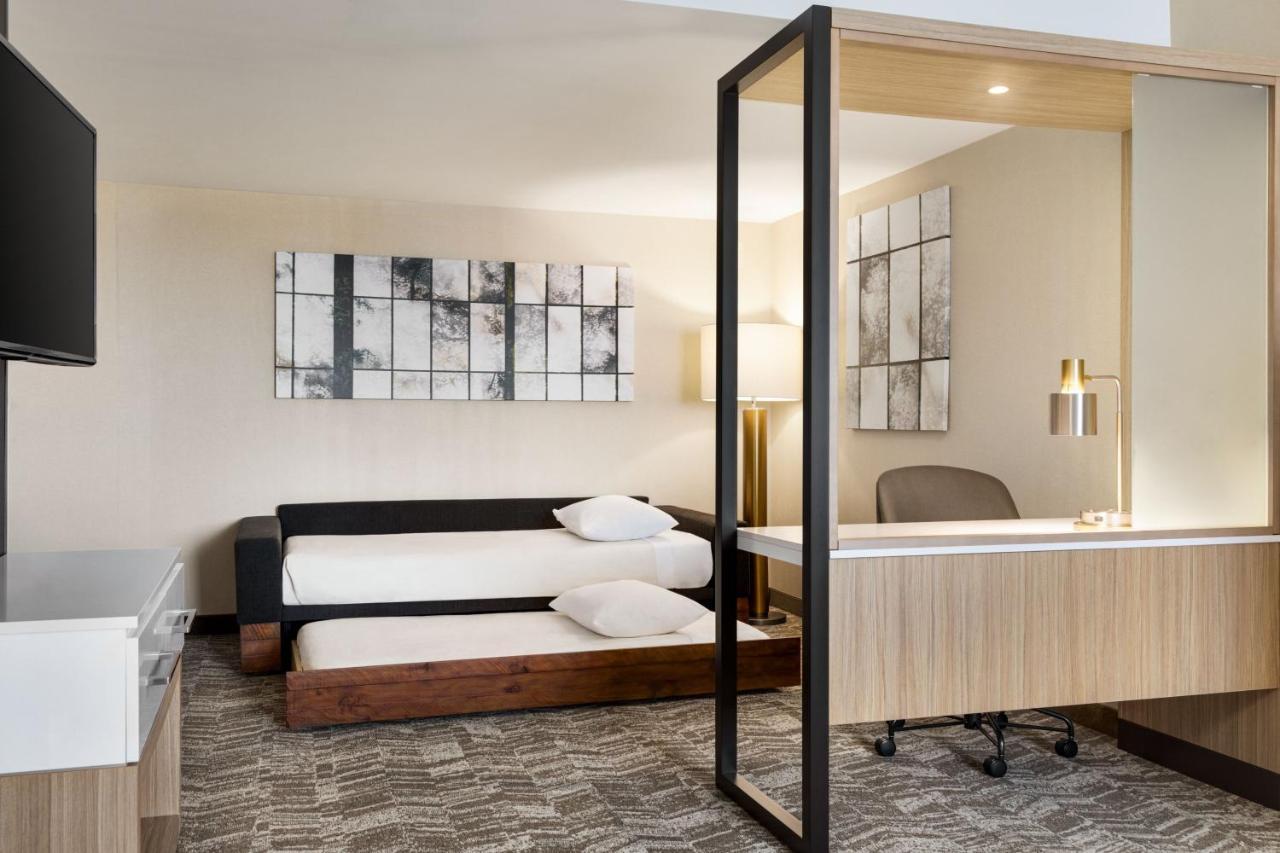 Hotel Springhill By Marriott 2*
